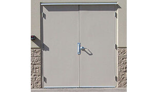 Commercial door